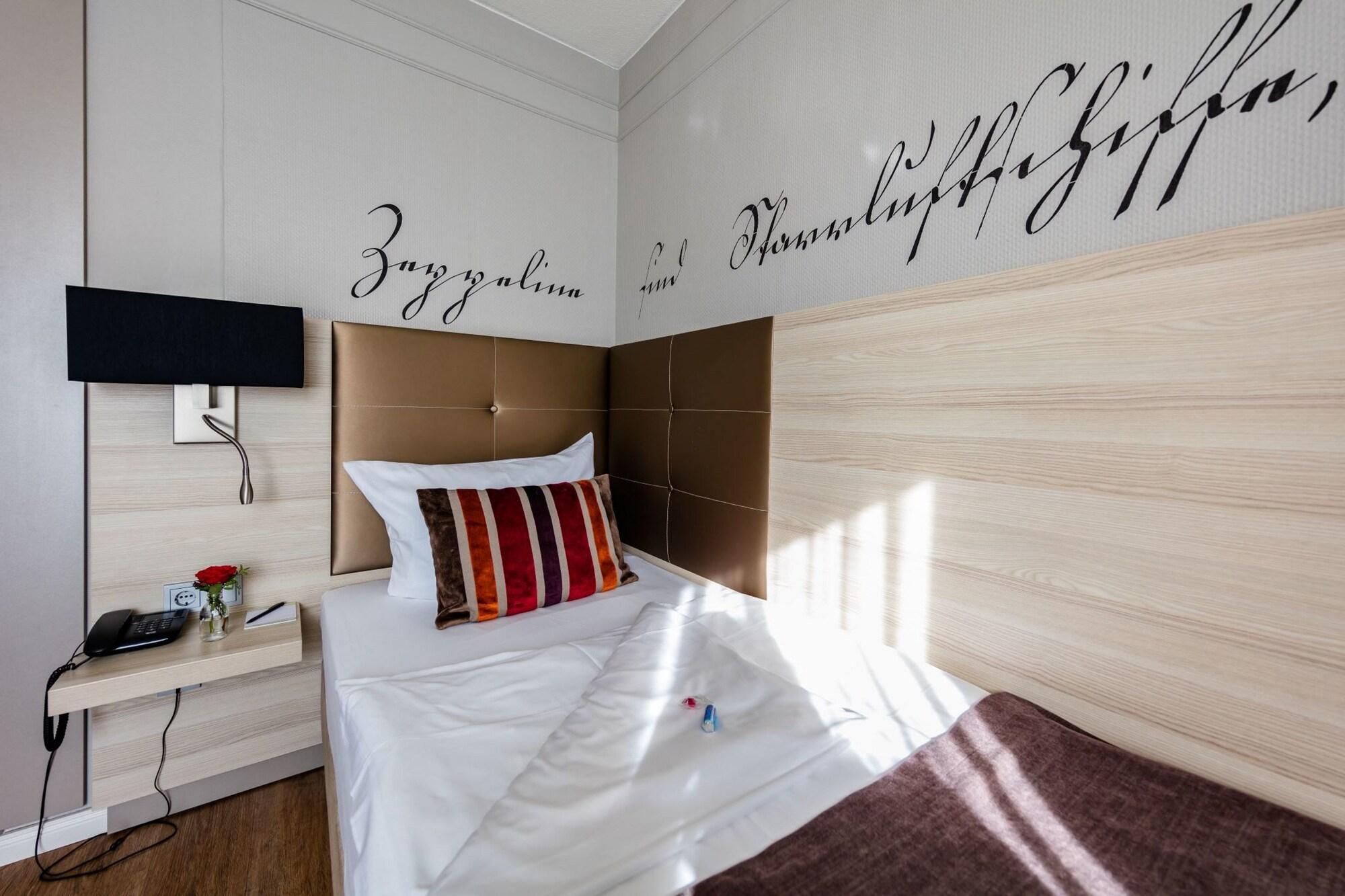 Hotel Zum Zeppelin Hamburg Exterior photo